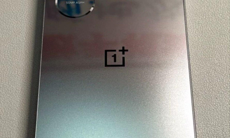 OnePlus Nord CE4 light live image leak.