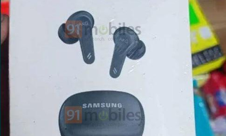 Samsung Galaxy Buds 3 retail box picture reveals buds and charging case design