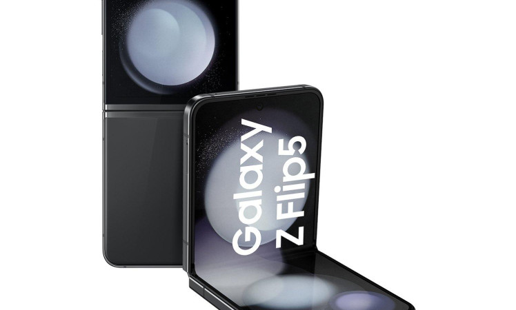 Samsung Galaxy Z Flip5 official promo images leaked.